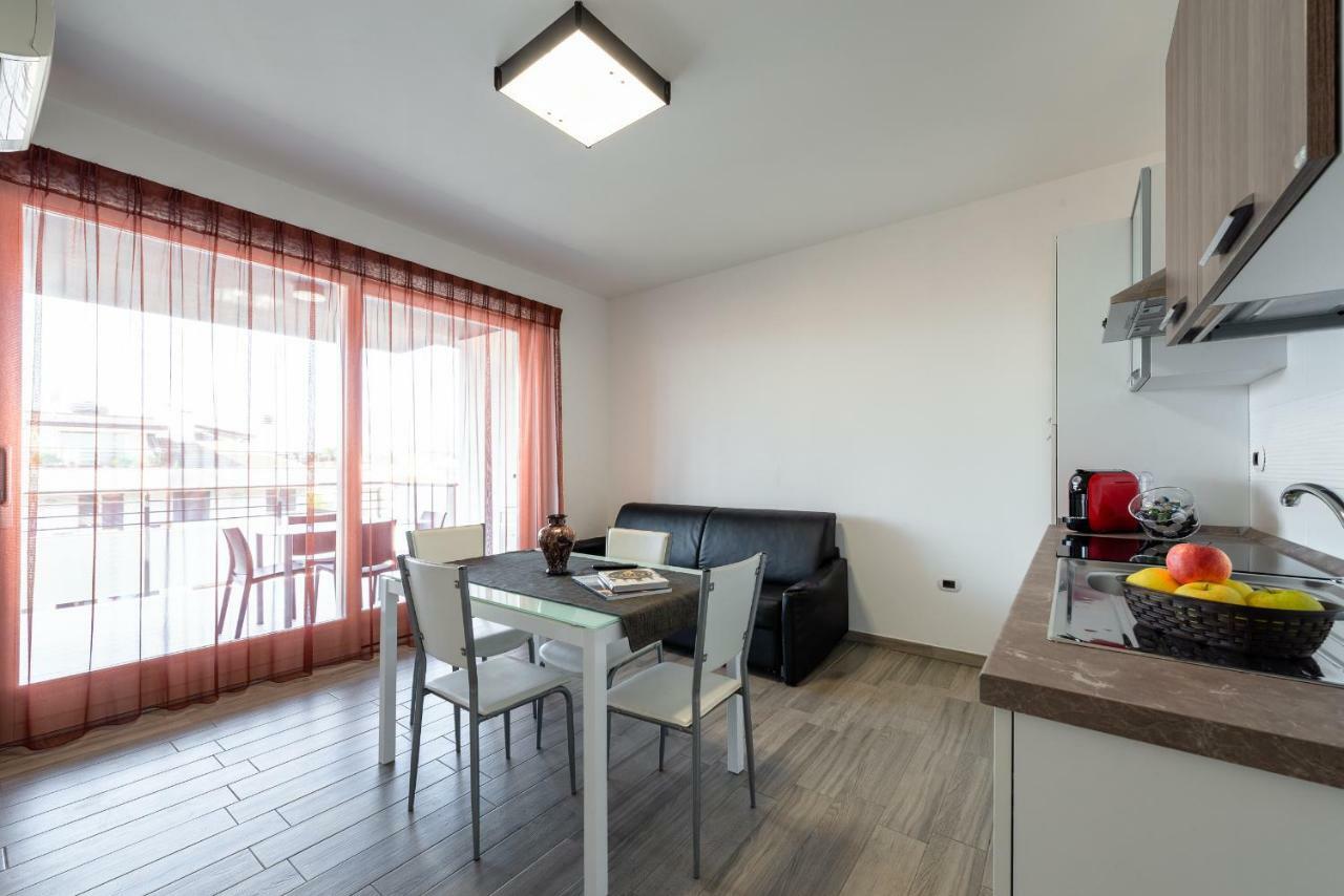Boca Marina Aparthotel Alba Adriatica Buitenkant foto