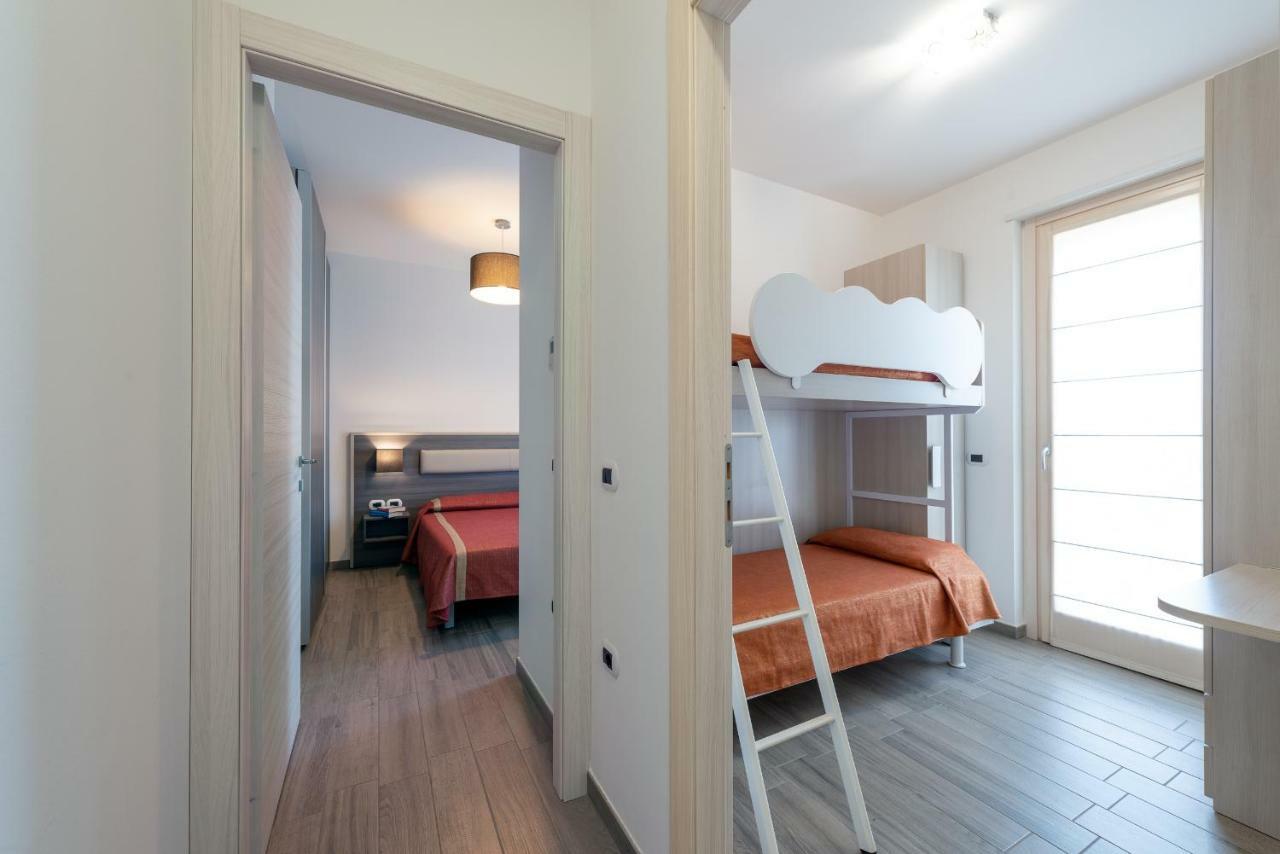 Boca Marina Aparthotel Alba Adriatica Buitenkant foto