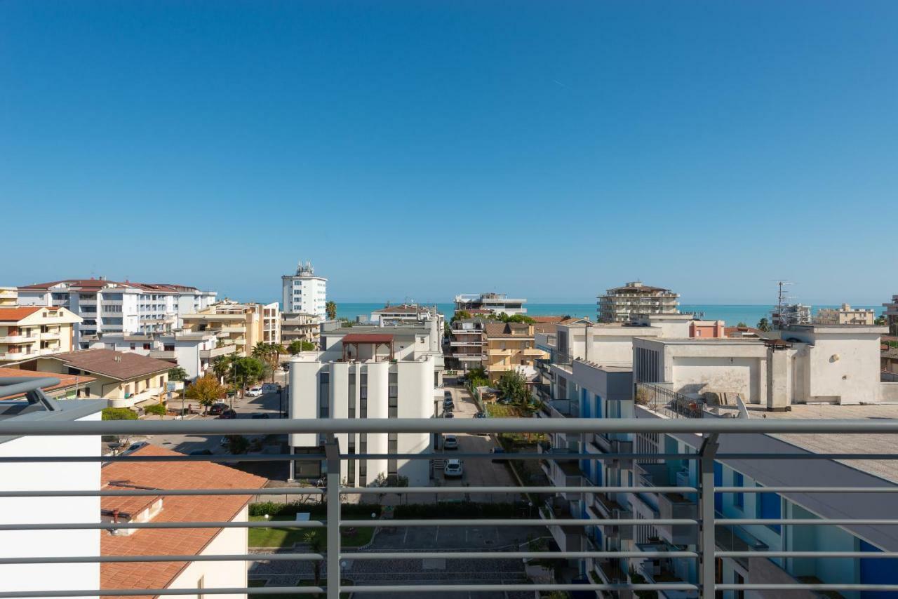 Boca Marina Aparthotel Alba Adriatica Buitenkant foto
