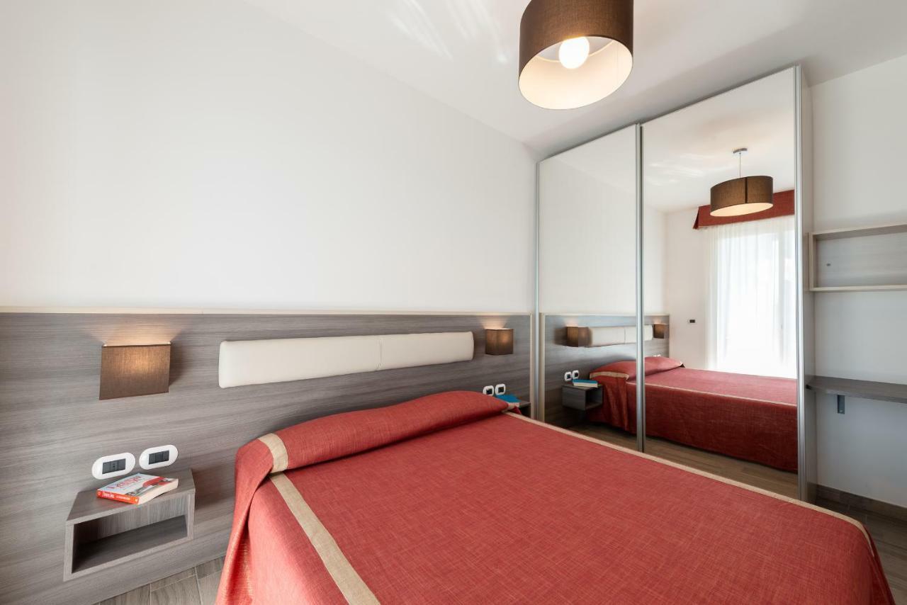 Boca Marina Aparthotel Alba Adriatica Buitenkant foto