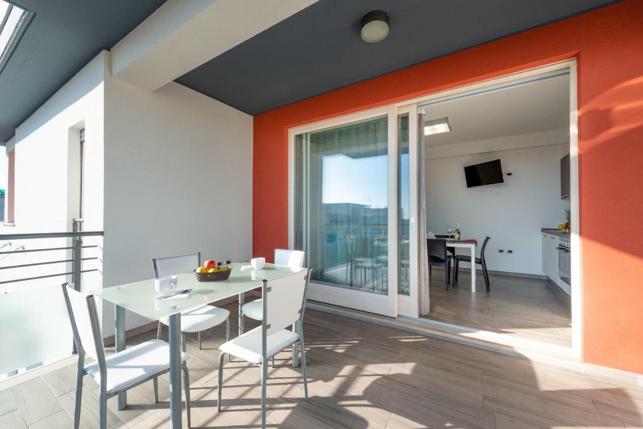 Boca Marina Aparthotel Alba Adriatica Buitenkant foto