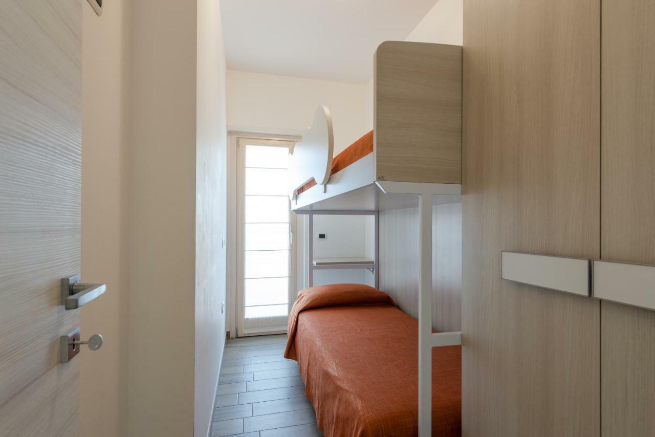 Boca Marina Aparthotel Alba Adriatica Buitenkant foto